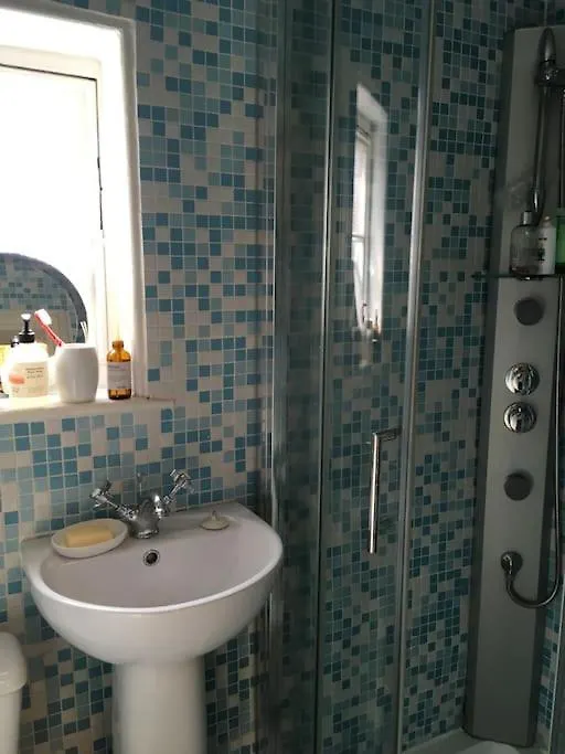 Stylish Two Large Double Bedroom House In Central Harrogate With On Street Parking Semesterbostad